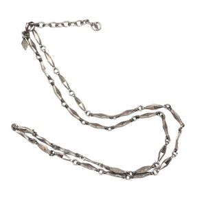 Sarah Coventry Canada Silvertone Diamond Shaped Links Necklace